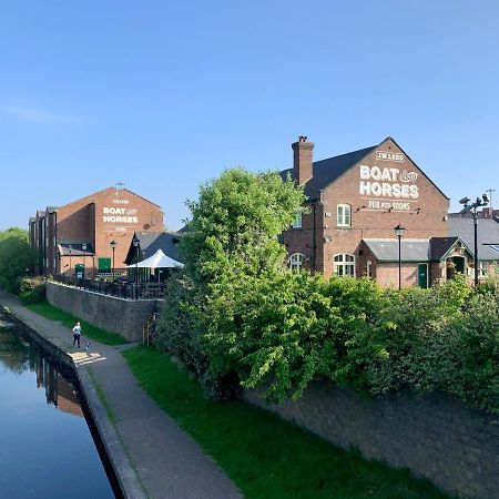 Boat & Horses Inn Oldham Eksteriør bilde