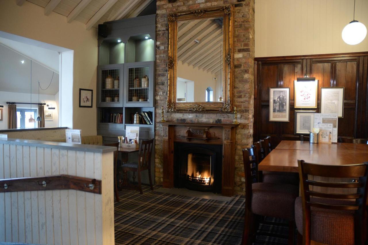 Boat & Horses Inn Oldham Eksteriør bilde